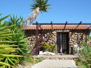 Ogród w obiekcie Exclusiva Villa con Piscina Privada, Villa Juandana