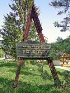 Ein Garten an der Unterkunft Apartmán ENZO č 103 Tále Chopok Juh