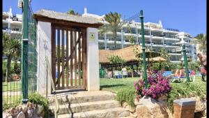 Vonkajšia záhrada v ubytovaní MI CAPRICHO A12 - Luxury Beachfront Apartment- Costa del Sol