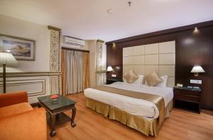 Letto o letti in una camera di Hotel Shanker-Palatial Heritage Kathmandu