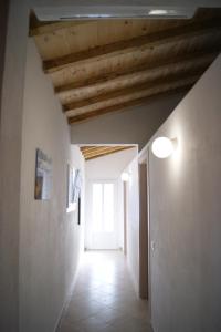 a hallway in a house with a ceiling at Villa Elpiniki in Troulos