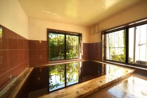 Piscina di 黒潮の宿 臨海荘 -Kuroshio no yado Rinkaisou- o nelle vicinanze