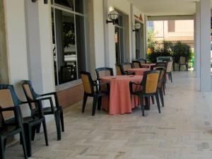 Reštaurácia alebo iné gastronomické zariadenie v ubytovaní Hotel Ristorante Anita