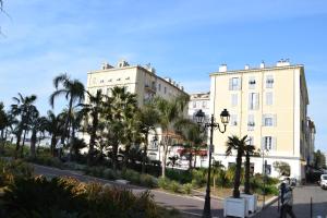 Budynek, w którym mieści się apartament