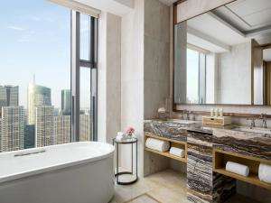 Koupelna v ubytování The Langham, Hefei