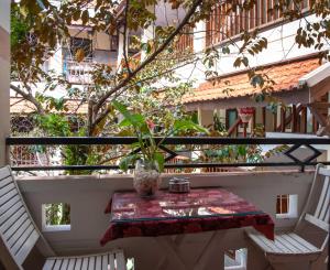 Balkón nebo terasa v ubytování Hoi An Ngo Homestay