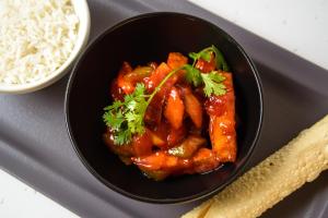 Makanan di atau berdekatan hotel