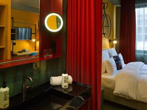 Cama ou camas em um quarto em 25hours Hotel The Trip