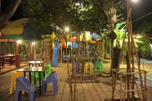 Area permainan anak di Bamboe Inn Homestay