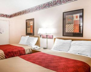 Gallery image of Econo Lodge McDonough South in McDonough