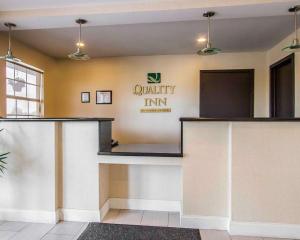 Gallery image of Quality Inn Cairo I-57 in Cairo