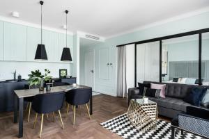 Χώρος καθιστικού στο Montevideo Centrum 10 by Grand Apartments