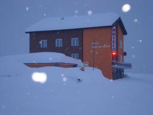 Hotel Simplon-Blick að vetri til
