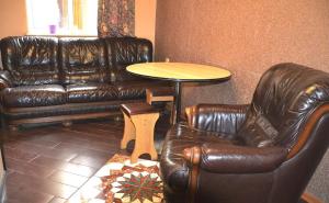Posezení v ubytování Guest House Pid Dubom