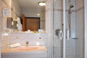 Koupelna v ubytování Hotel Pension Fent