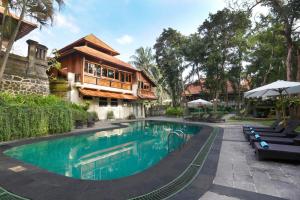 Majoituspaikassa Champlung Sari Hotel and Spa Ubud tai sen lähellä sijaitseva uima-allas