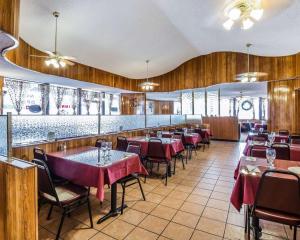 Restoran või mõni muu söögikoht majutusasutuses Econo Lodge Near Reno-Sparks Convention Center