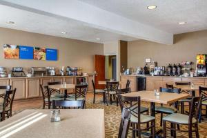 Restaurant o un lloc per menjar a Comfort Inn & Suites I-25 near Spaceport America