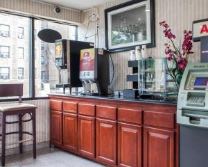 The lobby or reception area at Rodeway Inn