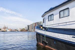 Budova, v ktorej sa botel nachádza