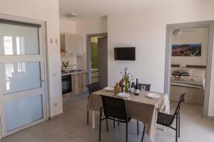 Una cocina o kitchenette en MareinSicilia: Talia Residence