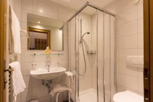 Łazienka w obiekcie Hotel Garni Försterheim