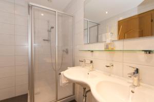 Łazienka w obiekcie Hotel Garni Försterheim