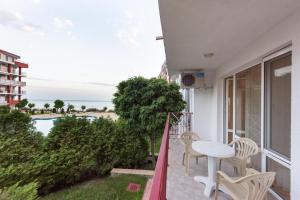 A balcony or terrace at GT Marina & Panorama Fort Beach Apartments