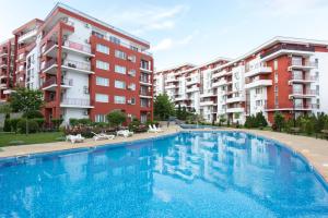 The swimming pool at or close to GT Marina & Panorama Fort Beach Apartments
