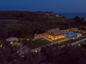 The swimming pool at or close to Casa Altamare