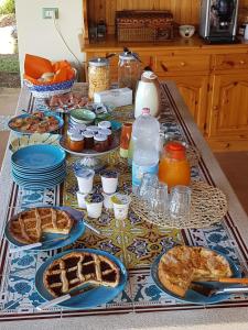 Jedlo v ubytovaní bed & breakfast alebo blízkom okolí