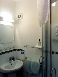
A bathroom at Mountbatten Hotel
