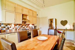 ALTIDO Fabulous location in peaceful New Town cul-de-sac