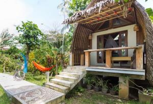 Puutarhaa majoituspaikan Villa Monyet Java ulkopuolella