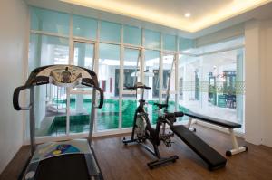 Fitness centrum a/nebo fitness zařízení v ubytování Supicha Pool Access Hotel - SHA Plus