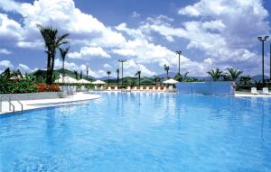 Bazén v ubytování Harbour Plaza Resort City nebo v jeho okolí