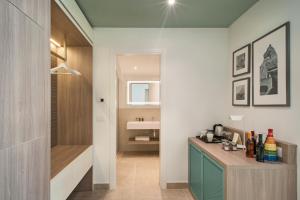 A kitchen or kitchenette at Modica Beach Resort