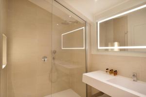 A bathroom at Modica Beach Resort