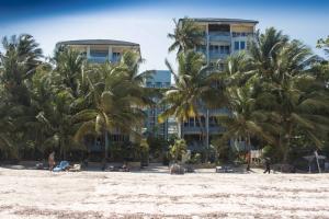 Gallery image of Modern Beach Front Studio Apartment - B44 in Mombasa