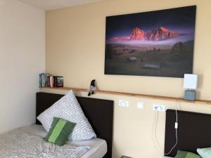 Postel nebo postele na pokoji v ubytování Kraft Hotel AirConditioning Klimaanlage
