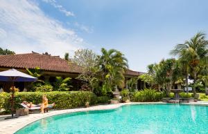 Swimming pool sa o malapit sa Vision Villa Resort