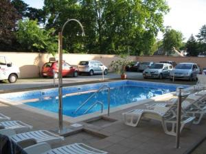 Bazén v ubytování Beach Hotel nebo v jeho okolí