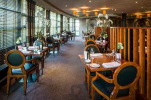 ห้องอาหารหรือที่รับประทานอาหารของ Fletcher Wellness-Hotel Trivium