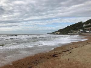 Gallery image of 'Kaia' Beach Vista, Ventnor Beach in Ventnor +9 photos