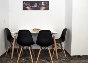 Kép Modern flat, VIBRANT and EXCELLENT spot!! szállásáról Athénban a galériában Még 5 kép