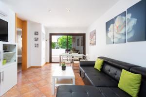 A seating area at Luxury Bungalow In Costa Adeje