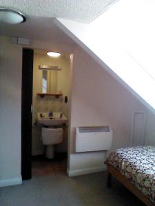 Et badeværelse på Mountbatten Hotel