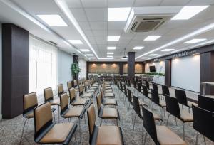 Kawasan bisnes dan/atau bilik persidangan di Garni Hotel Aveny