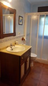 A bathroom at Casa de aldea Collera