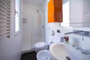 
A bathroom at Rent in Rome - IV Novembre
